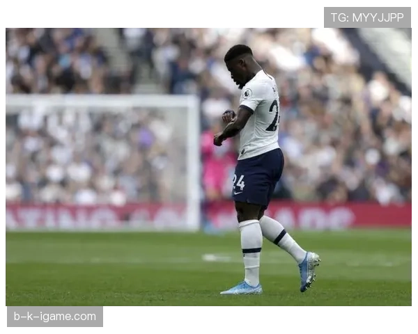 达尼洛右路表现亮眼,战术调整助力防线稳固 达尼洛右路表现亮眼,战术调整助力防线稳固