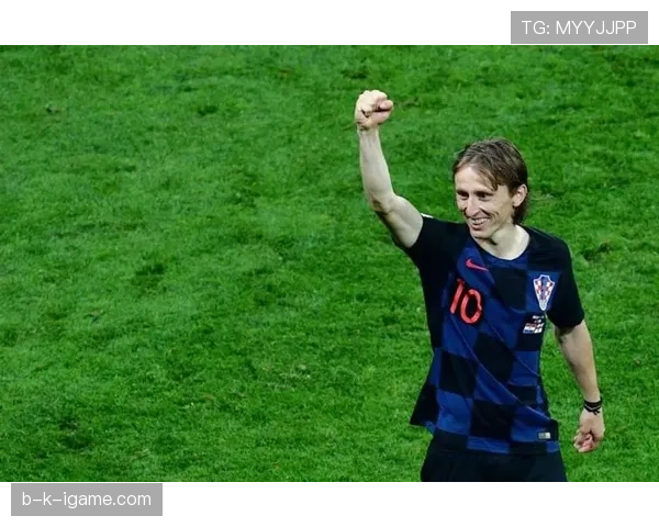 德布劳内与齐达内共话中场艺术：新时代大师的技艺传承引关注